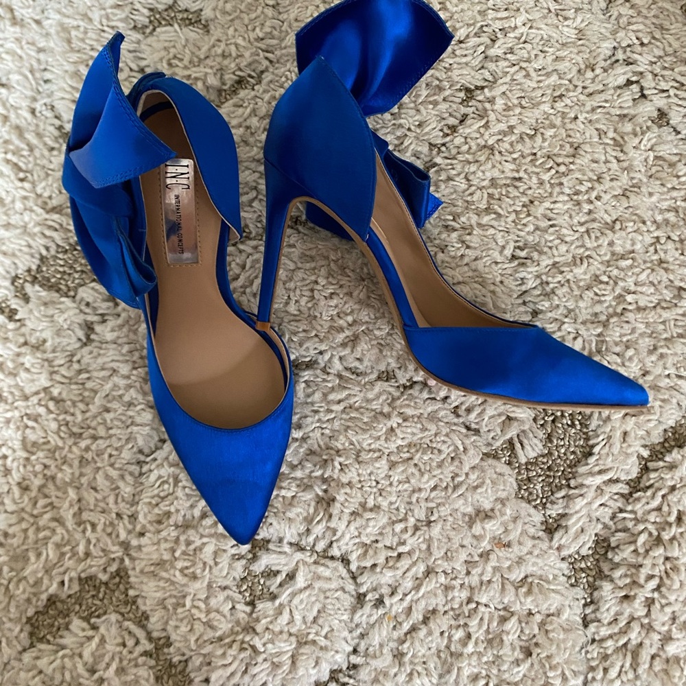 Bow Pumps